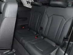 2023 Audi Q7 55 TFSI quattro S line Sport, чёрный — фото 24