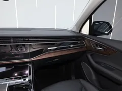 2023 Audi Q7 55 TFSI quattro S line Sport, чёрный — фото 30