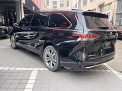 2021 Toyota Sienna 2.5L, чёрный — фото 2