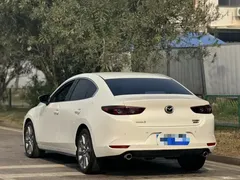 2020 Mazda 3 2.0L, белый — фото 9