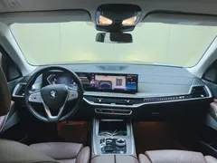 2023 BMW X7 xDrive40i Luxury Package, чёрный — фото 13