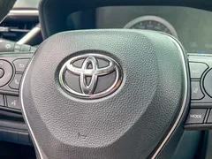 2022 Toyota Levin Hybrid 1.8H E-CVT Leading, белый — фото 8