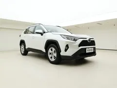 2021 Toyota RAV4 2.0L CVT 2WD Urban, белый — фото 3