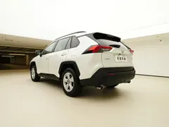 2021 Toyota RAV4 2.0L CVT 2WD Urban, белый — фото 5