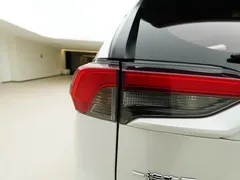 2021 Toyota RAV4 2.0L CVT 2WD Urban, белый — фото 9