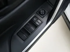 2021 Toyota RAV4 2.0L CVT 2WD Urban, белый — фото 14