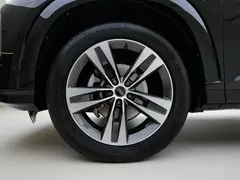 2024 Audi Q6 45 TFSI quattro 6-seat, чёрный — фото 11