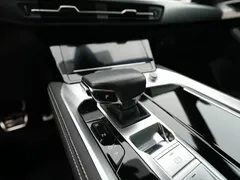 2024 Audi Q6 45 TFSI quattro 6-seat, чёрный — фото 15