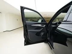 2024 Audi Q6 45 TFSI quattro 6-seat, чёрный — фото 18