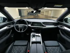 2024 Audi Q6 45 TFSI quattro 6-seat, чёрный — фото 22