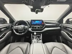 2021 Toyota Crown Kluger 2.5L HEV 4WD Premium, чёрный — фото 3