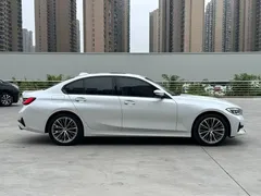 2022 BMW 3 Series 320i Sport Package, белый — фото 8