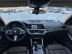 2022 BMW 3 Series 320i Sport Package, белый — фото 11