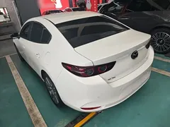 2023 Mazda 3 2.0L, белый — фото 5