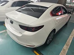 2023 Mazda 3 2.0L, белый — фото 7