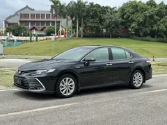 2021 Toyota Camry 2.5HGVP, чёрный — фото 1