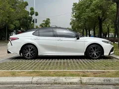 2021 Toyota Camry 2.0S, белый — фото 16