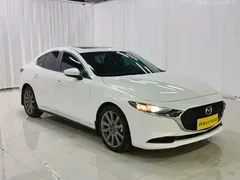 2023 Mazda 3 2.0L AT, белый — фото 2