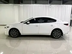 2023 Mazda 3 2.0L AT, белый — фото 3