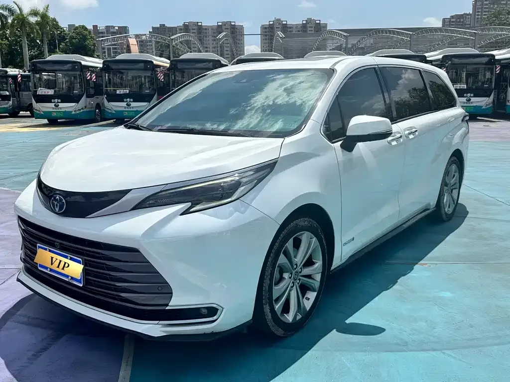 2023 Toyota Sienna 2.5L Hybrid Premium