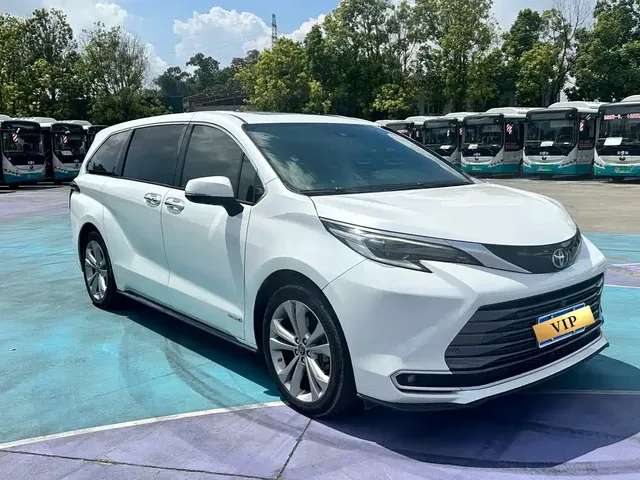 2023 Toyota Sienna 2.5L Hybrid Premium