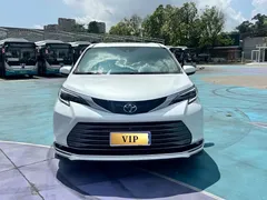 2023 Toyota Sienna 2.5L Hybrid Premium, белый — фото 3