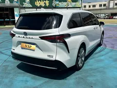 2023 Toyota Sienna 2.5L Hybrid Premium, белый — фото 5
