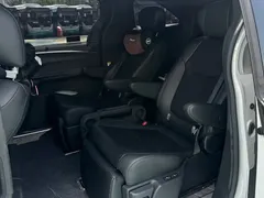 2023 Toyota Sienna 2.5L Hybrid Premium, белый — фото 19