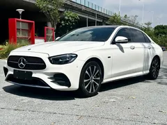 2021 Mercedes-Benz E-Class E 350 e L PHEV Sport Sedan, белый — фото 1