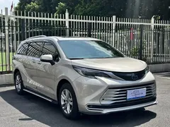 2021 Toyota Sienna 2.5L Hybrid Platinum — фото 3