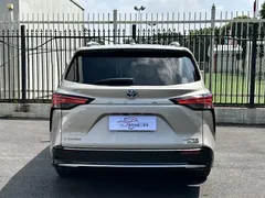 2021 Toyota Sienna 2.5L Hybrid Platinum — фото 5