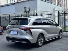 2021 Toyota Sienna 2.5L Hybrid Platinum — фото 6