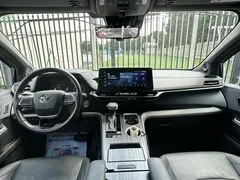 2021 Toyota Sienna 2.5L Hybrid Platinum — фото 12