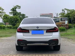 2022 BMW 5 Series 530Li M Sport Package, белый — фото 5