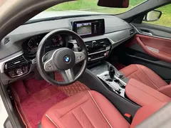 2022 BMW 5 Series 530Li M Sport Package, белый — фото 8