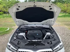 2022 BMW 5 Series 530Li M Sport Package, белый — фото 14
