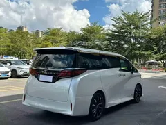 2024 Toyota Alphard 2.5L Hybrid Premium, белый — фото 8