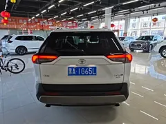 2020 Toyota RAV4 2.0L CVT 4WD Fashion, белый — фото 4