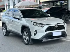 2021 Toyota RAV4 2.0L CVT 2WD Fashion, белый — фото 3