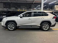 2022 Toyota Wildlander 2.0L CVT 4WD Luxury — фото 3