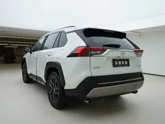 2022 Toyota RAV4 2.0L CVT 4WD Premium, белый — фото 4