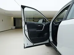 2022 Toyota RAV4 2.0L CVT 4WD Premium, белый — фото 14