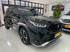 2021 Toyota Crown Kluger 2.5L HEV 4WD Premium, чёрный — фото 1