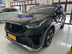2021 Toyota Crown Kluger 2.5L HEV 4WD Premium, чёрный — фото 3