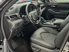 2021 Toyota Crown Kluger 2.5L HEV 4WD Premium, чёрный — фото 4