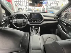 2021 Toyota Crown Kluger 2.5L HEV 4WD Premium, чёрный — фото 6