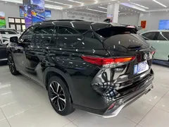 2021 Toyota Crown Kluger 2.5L HEV 4WD Premium, чёрный — фото 8