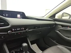 2021 Mazda 3 2.0L AT, белый — фото 23