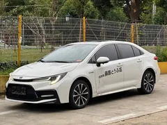 2022 Toyota Levin 1.8H E-CVT, белый — фото 1