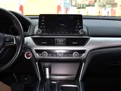 2018 Honda Accord 260TURBO Elite — фото 15